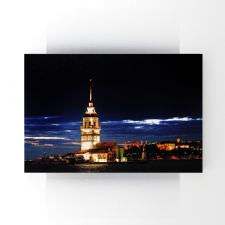Gece Karanlığında Kız Kulesi Manzarası